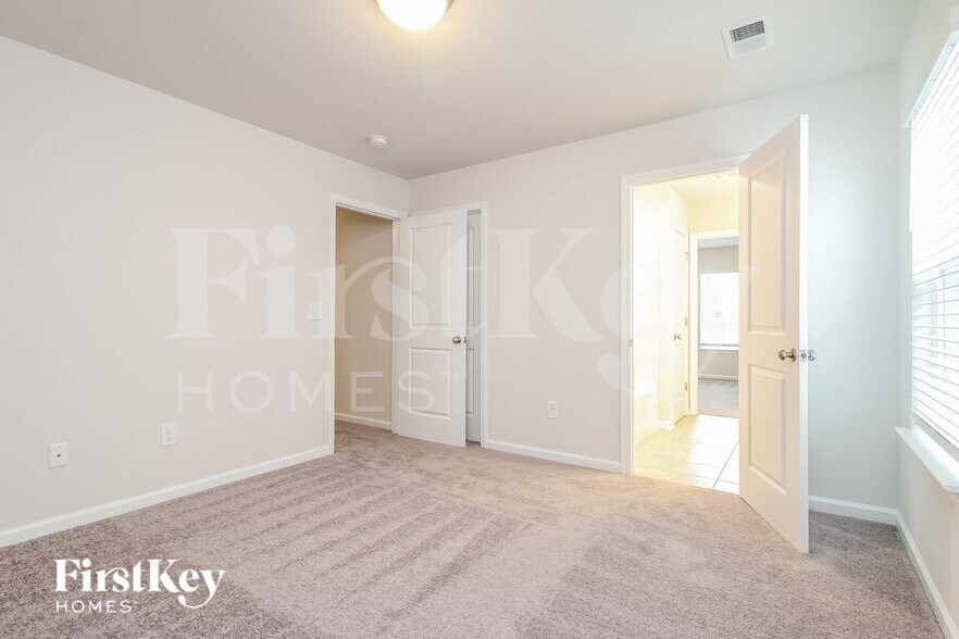 Building Photo - 625 Goldburn Wy