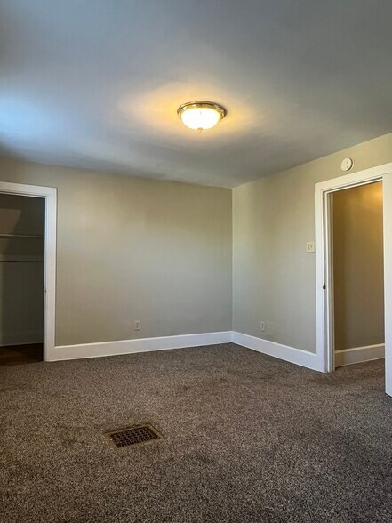 Building Photo - 2139 S Aldrich St