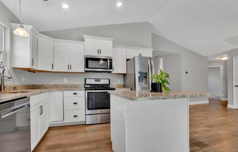 Building Photo - 9 Willow Pines Ct