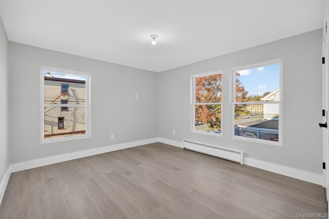 Building Photo - 12 N Church St