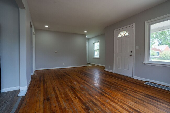 Building Photo - Eastpointe 3 bedroom