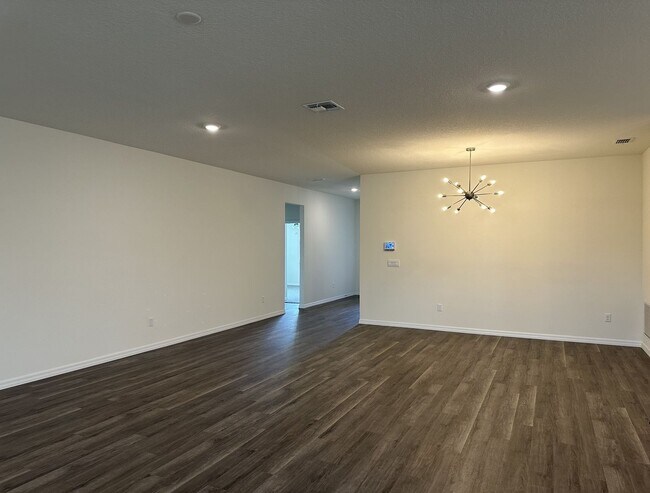 Building Photo - Fresh, new, and ready for you! Community POOL!