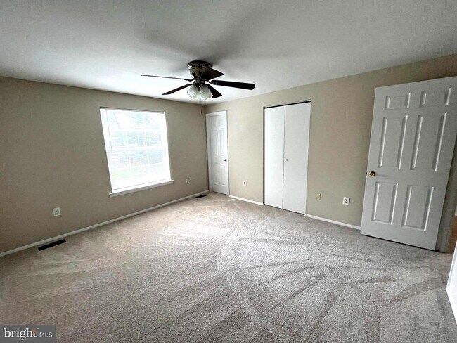 Building Photo - 15705 Anamosa Dr