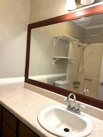 Building Photo - 308 Avenue E Ave