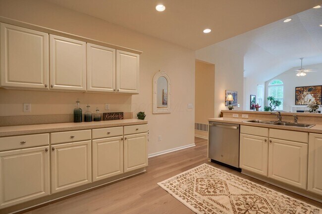 Building Photo - 6183 Donegan Way