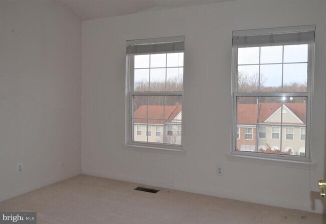 Building Photo - 8933 Royal Astor Way