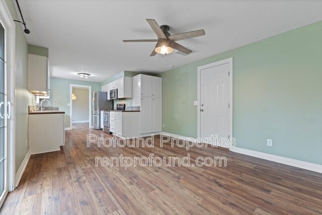 Building Photo - 5860 SW 191st Ave