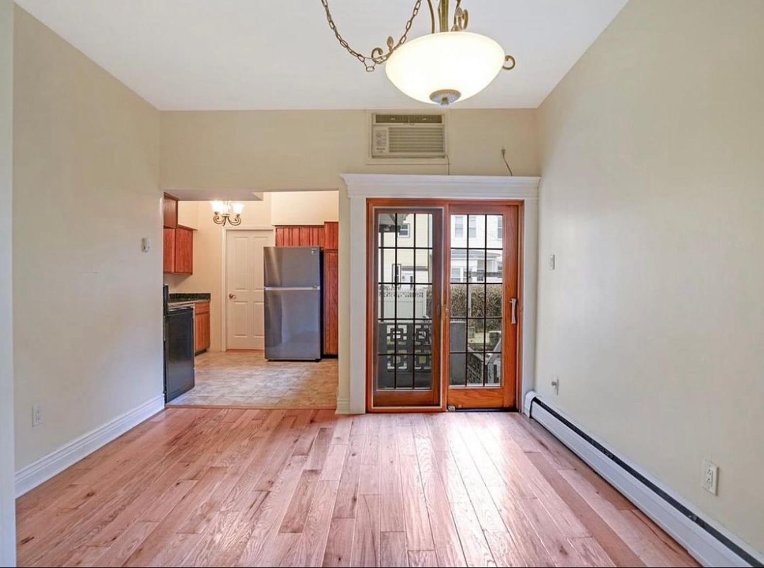 Dining room - 32 46th St