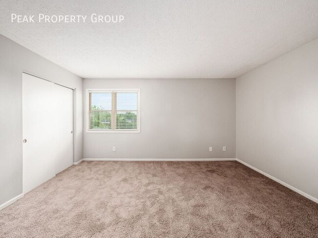 Building Photo - 1975 Drury Ln