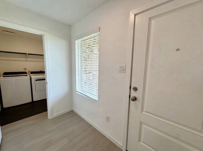 Building Photo - 26710 Dalmatian Bellflower Dr