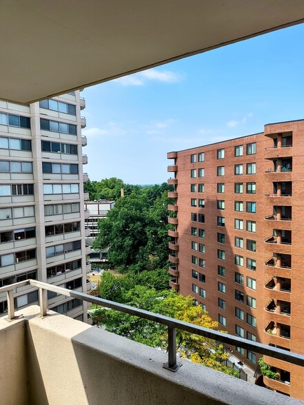Balcony - 5500 Friendship Blvd