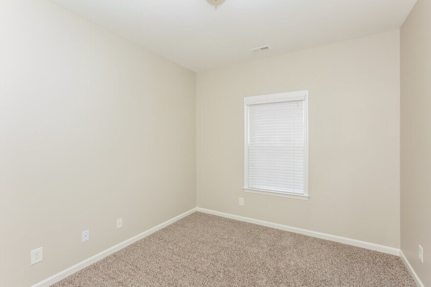 Building Photo - 11428 Lamoille Ln