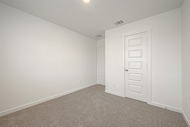 Building Photo - 4939 Pne Hvn Ln