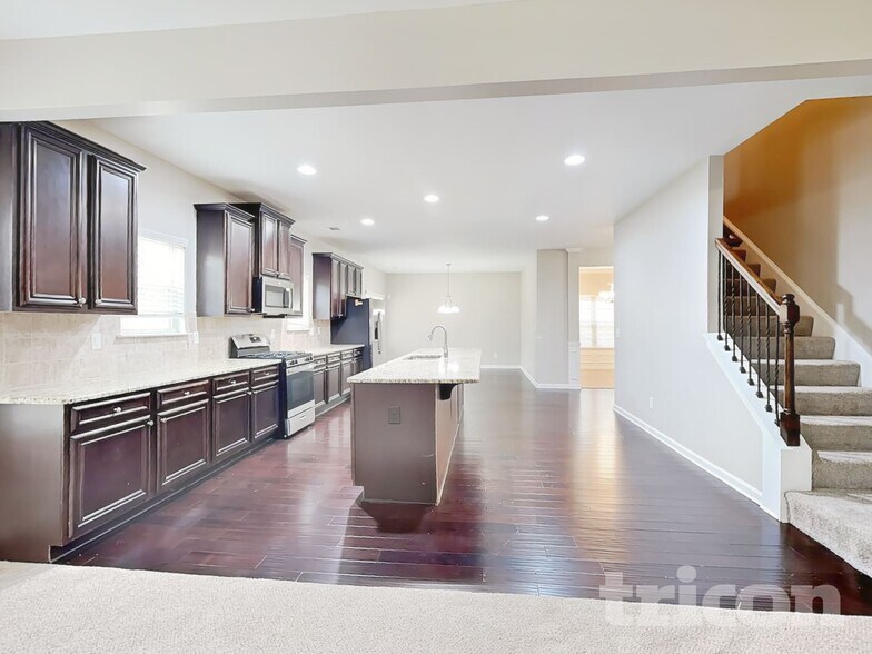 Building Photo - 3554 Hideaway Ln