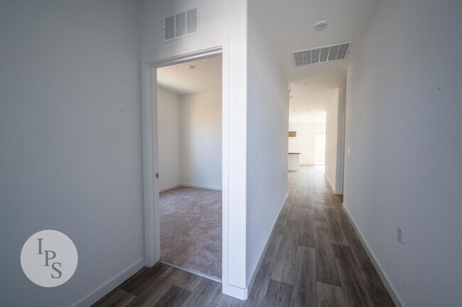 Building Photo - BRAND NEW CUSD Fresno Home, 3BR/2BA - Lots...