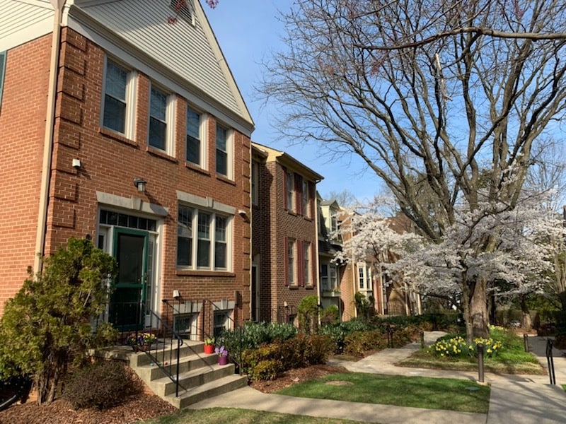 Building Photo - 1127 Fairview Ct