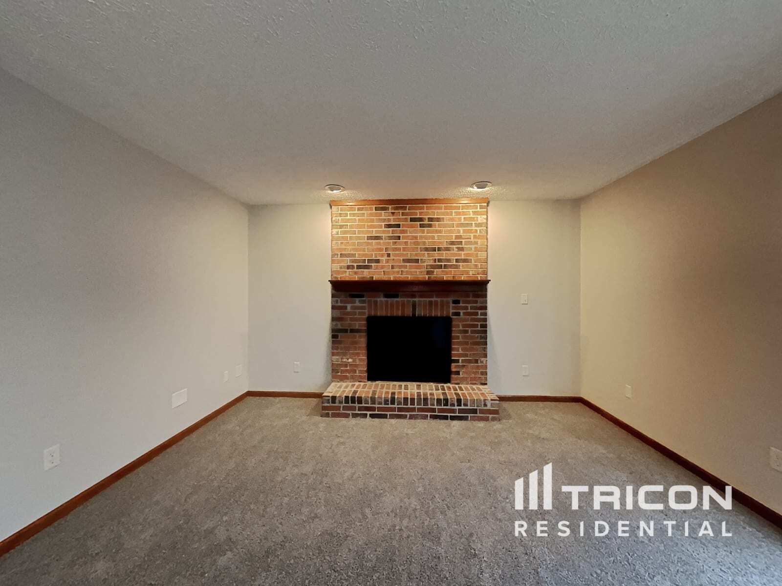 Building Photo - 5551 Vicksburg Dr