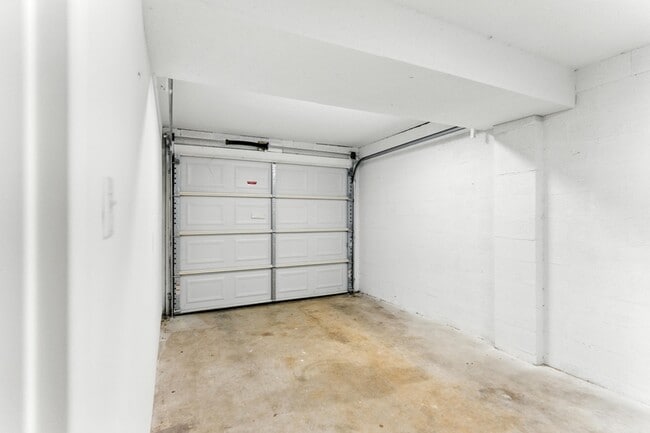 Building Photo - 3907 Vienna Dr