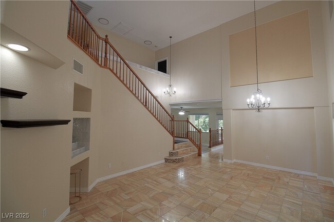 Building Photo - 2859 Dunnottar Ave