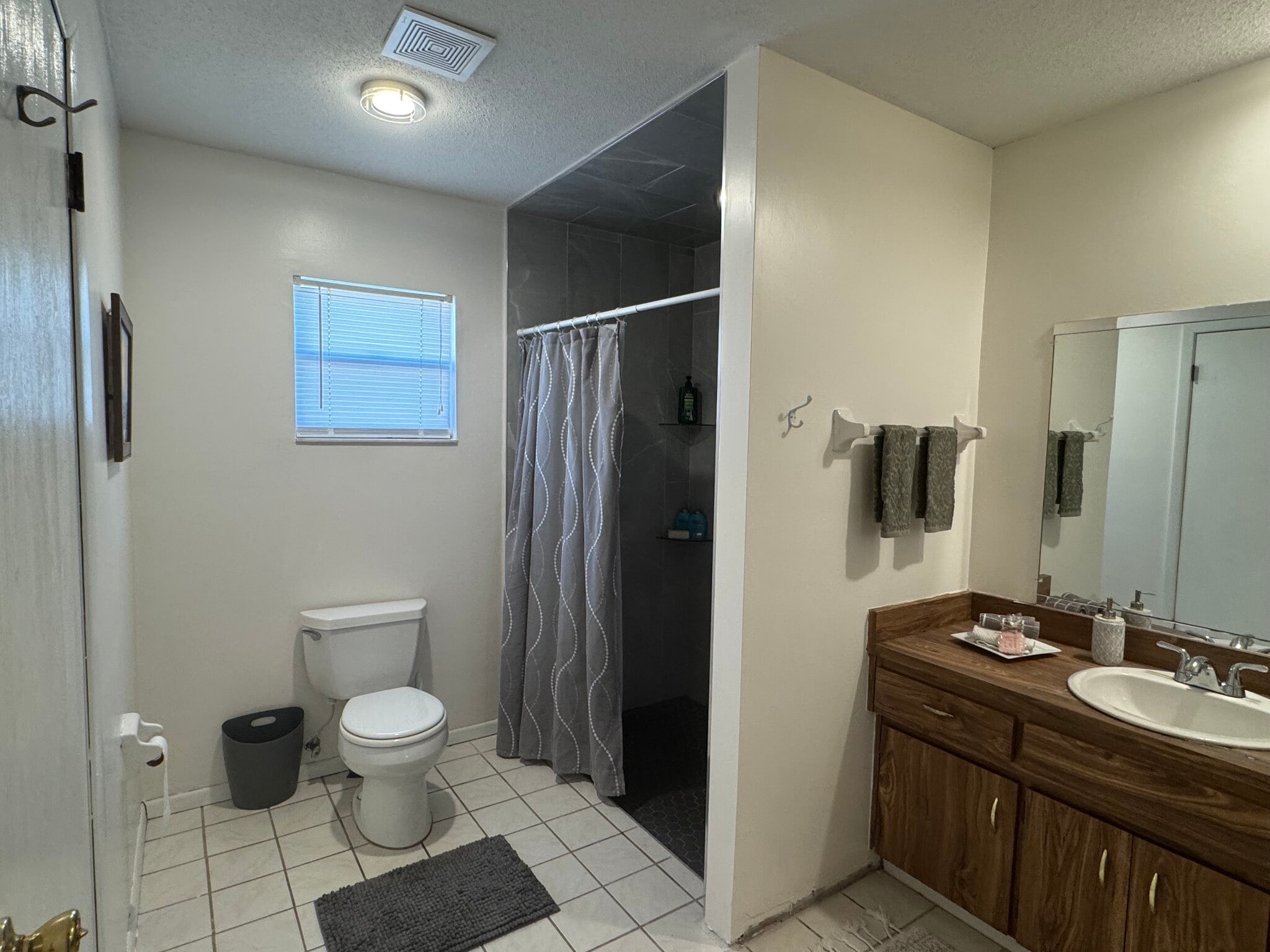 Primary Bathroom - 1063 Wexford Way