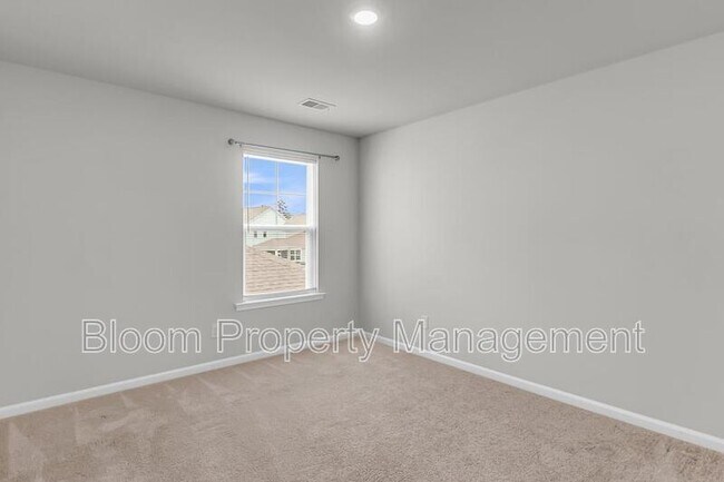 Building Photo - 227 Shortmarsh St