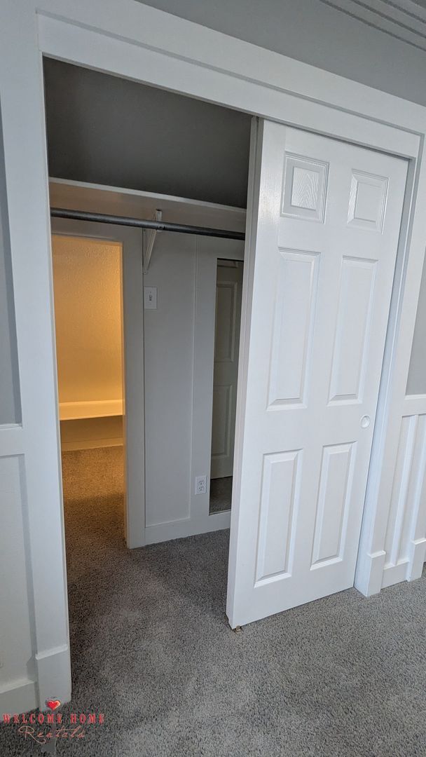 Building Photo - 4520 S Thompson Ave