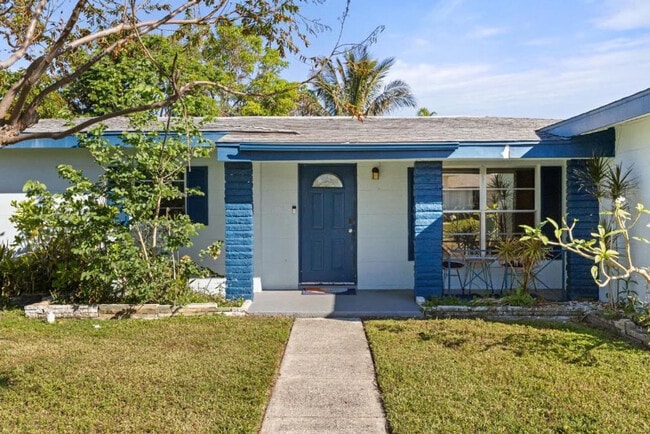 Building Photo - 451 Sharon Cir