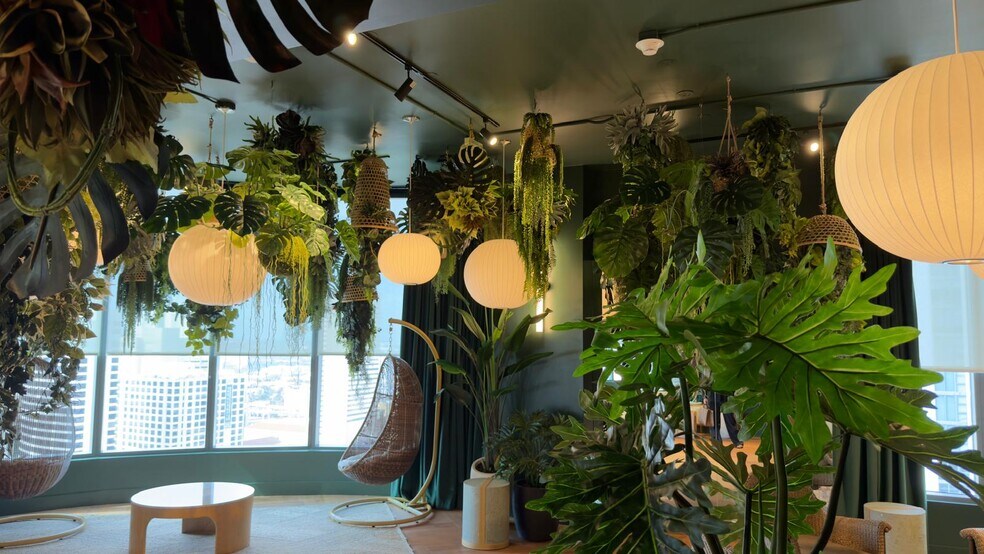 Building Photo - 121 NE 5th St