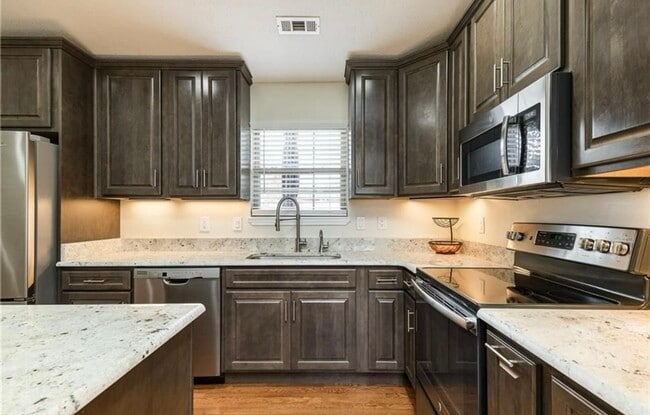 Building Photo - 3BR/2BR Home For Rent - Fenced Back Yard w...