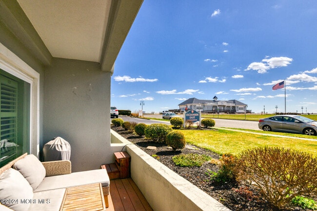 Building Photo - 96 Fifth Ave