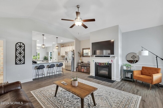 Building Photo - 216 Pastoral Ct