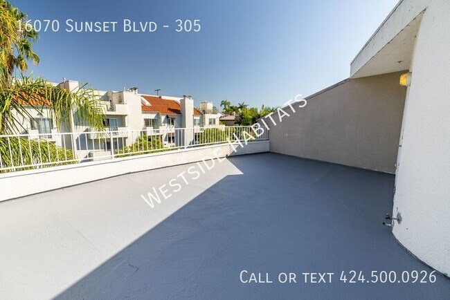 Building Photo - 16070 Sunset Blvd
