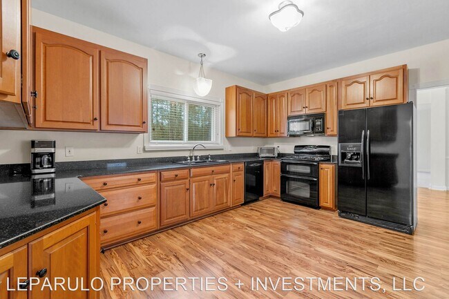 Building Photo - 4 br, 2.5 bath House - 8097 Archer Circle