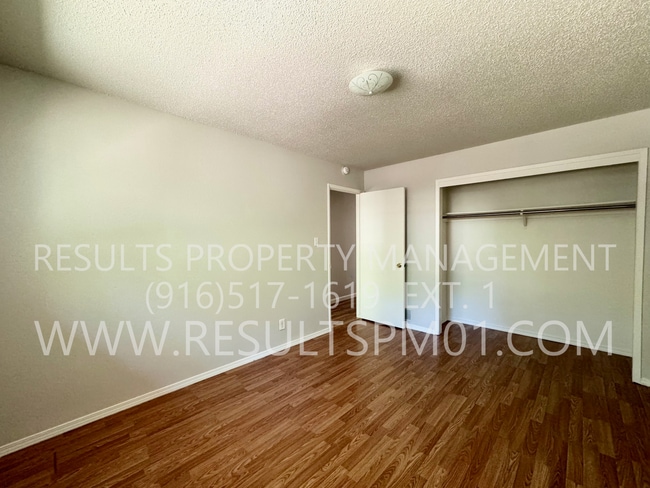 Building Photo - Spacious and Updated 3-Bedroom Duplex in Fair Oaks – Available Now!