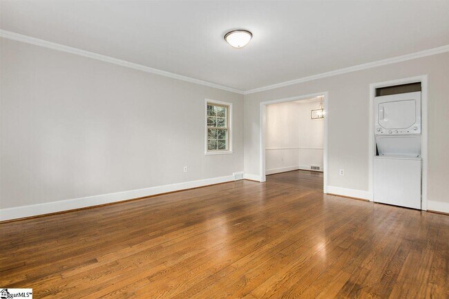 Building Photo - 600 University Ridge