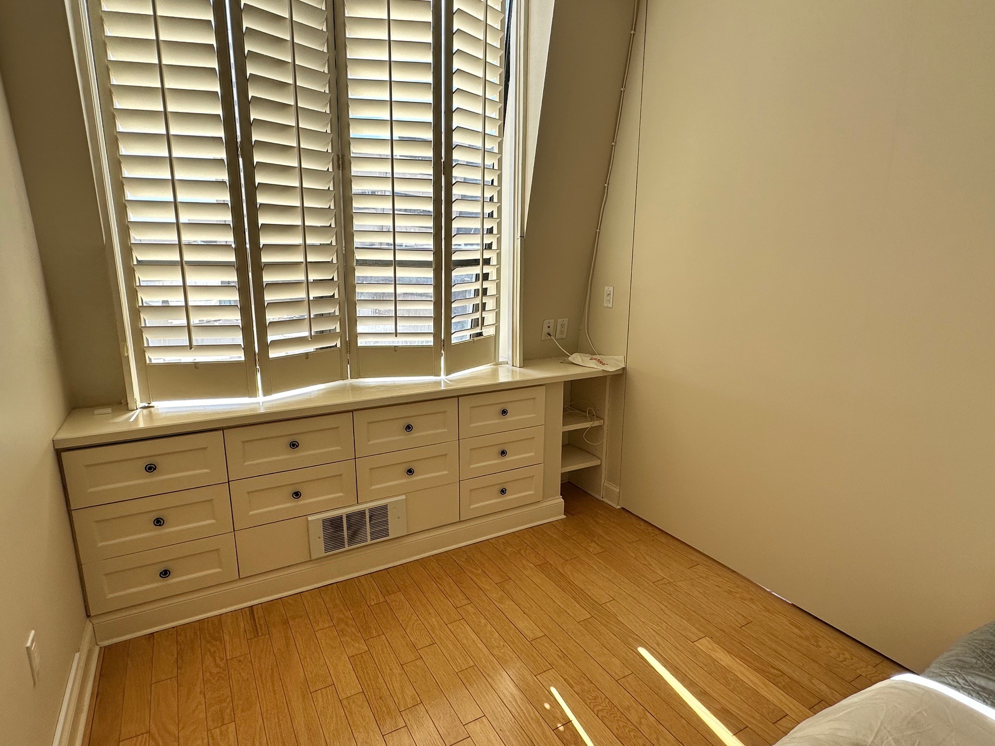 Building Photo - 160 Commonwealth Ave