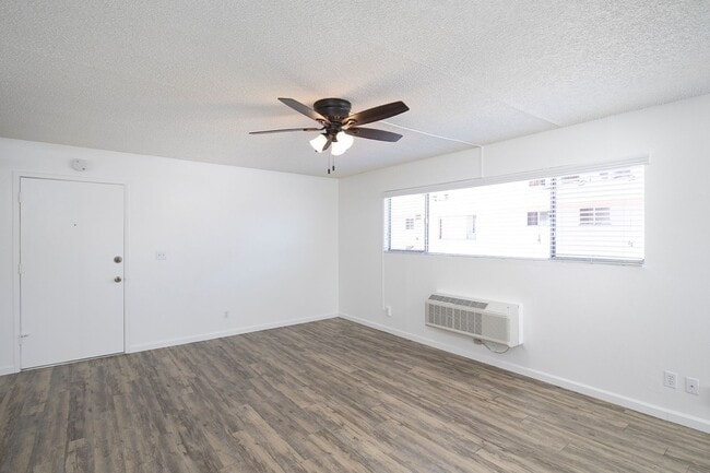 Interior Photo - Palm Towers Apartments