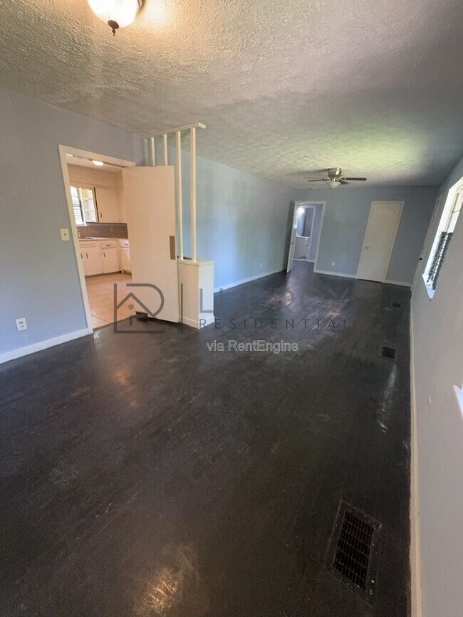 Building Photo - 1339 Maria Dr
