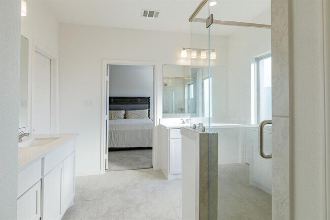 Building Photo - 317 Langhorne Bnd