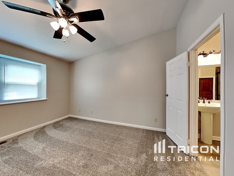 Building Photo - 7436 Glensford Dr