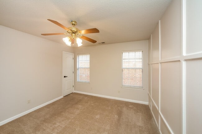 Building Photo - 9204 Lazzini Cove