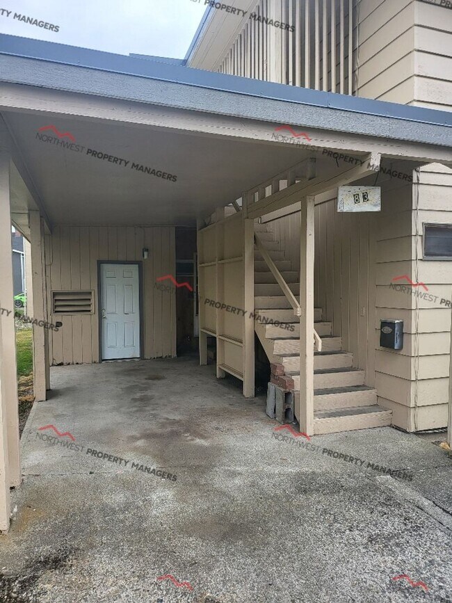 Building Photo - r139b