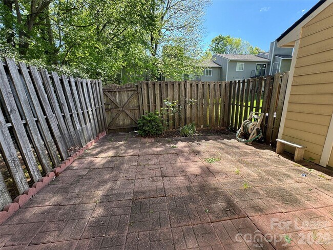 Building Photo - 3282 Heathstead Place