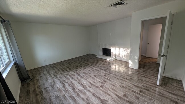 Building Photo - 426 Greenbriar Townhouse Way