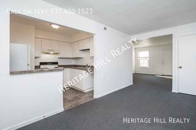 Primary Photo - 2 bedroom, 1.5 bath unit in Fairborn withi...