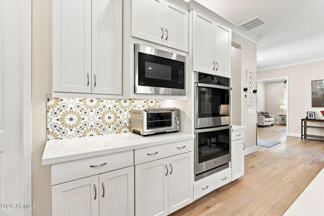 Building Photo - 1118 E Paseo Way