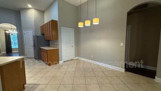 Building Photo - 614 Loire Ct