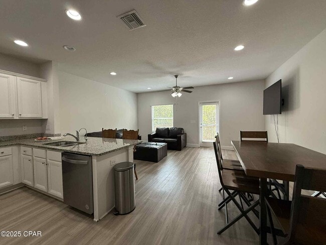 Building Photo - 7578 Shadow Lake Dr