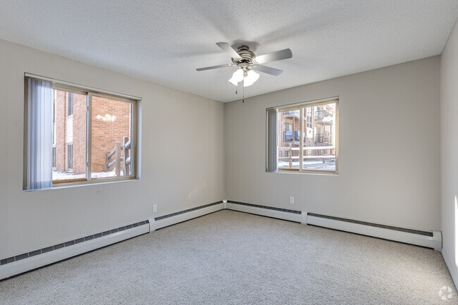 2BR, 1BA - 800SF - Primary Bedroom - Parkview Apartments