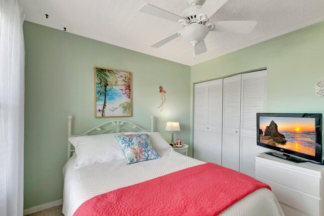 Building Photo - 7202 Golf Colony Ct
